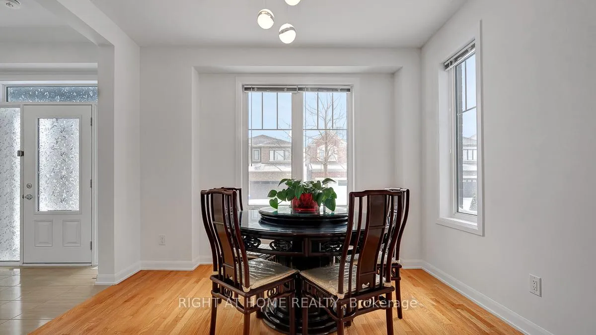 Photo 8 of 22 Dalkey Way, Ottawa, Barrhaven - Half Moon Bay — HOMEH