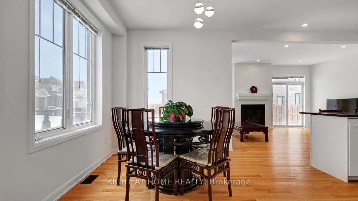 Photo 9 of 22 Dalkey Way, Ottawa, Barrhaven - Half Moon Bay — HOMEH