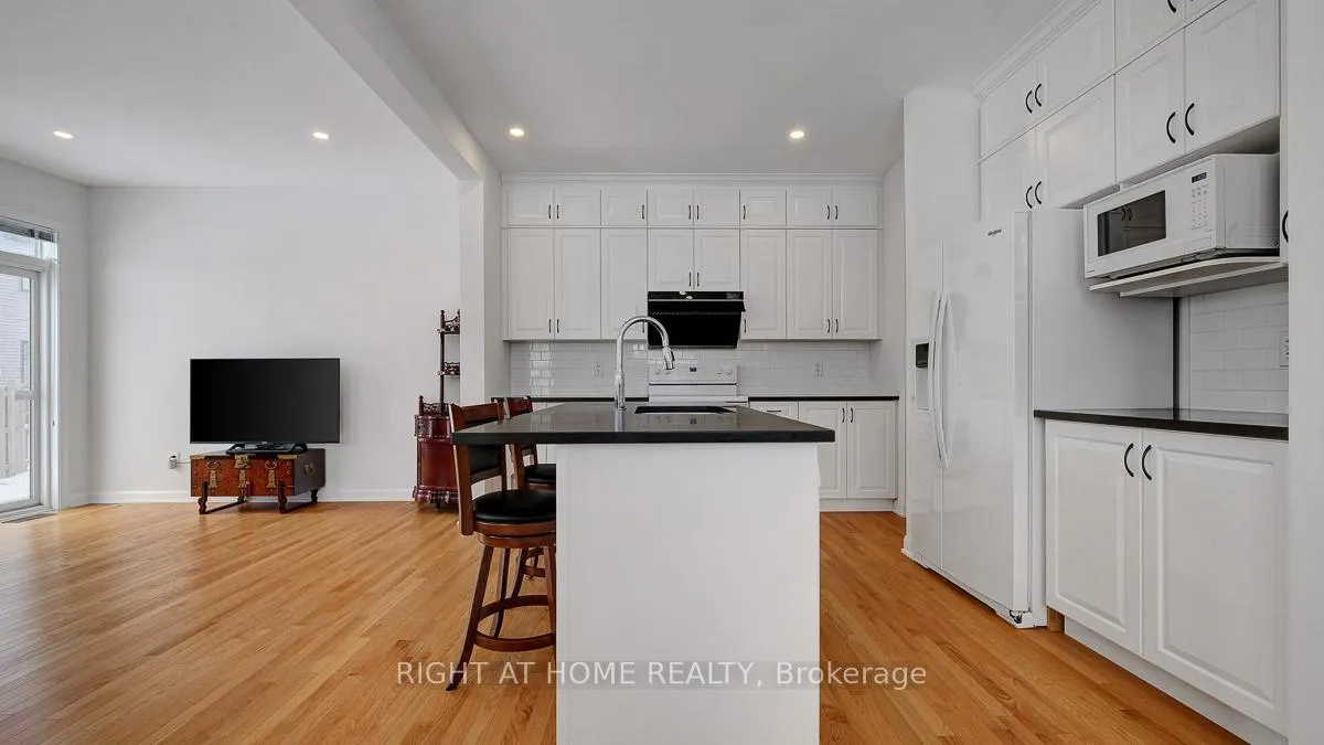 Photo 12 of 22 Dalkey Way, Ottawa, Barrhaven - Half Moon Bay — HOMEH
