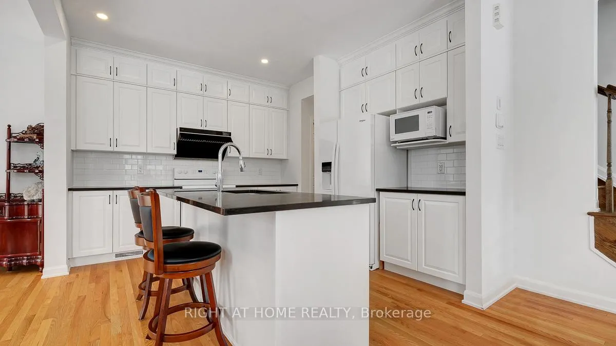 Photo 13 of 22 Dalkey Way, Ottawa, Barrhaven - Half Moon Bay — HOMEH