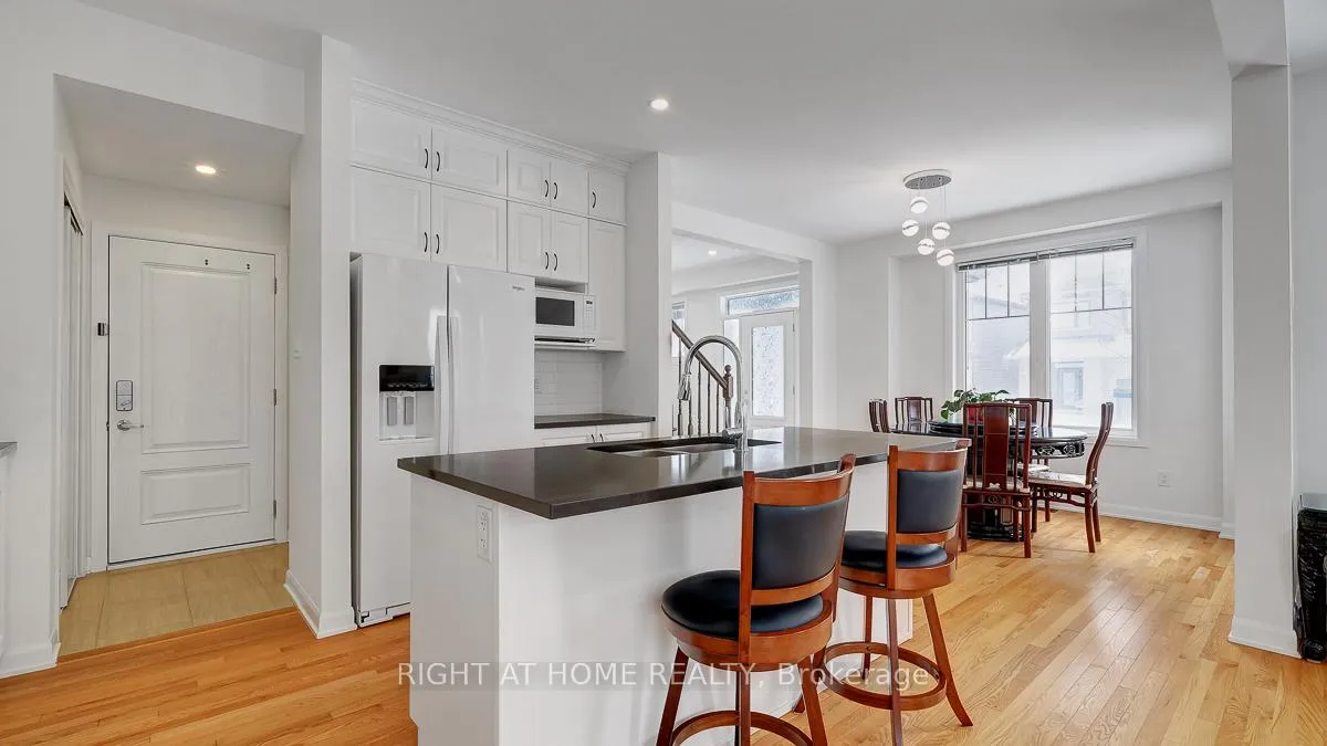 Photo 14 of 22 Dalkey Way, Ottawa, Barrhaven - Half Moon Bay — HOMEH