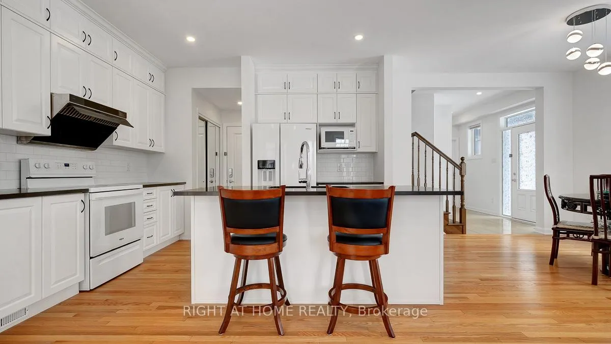 Photo 15 of 22 Dalkey Way, Ottawa, Barrhaven - Half Moon Bay — HOMEH