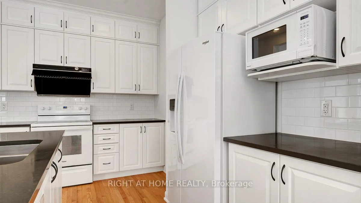 Photo 16 of 22 Dalkey Way, Ottawa, Barrhaven - Half Moon Bay — HOMEH