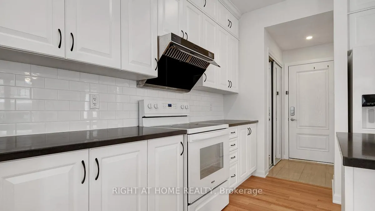 Photo 17 of 22 Dalkey Way, Ottawa, Barrhaven - Half Moon Bay — HOMEH