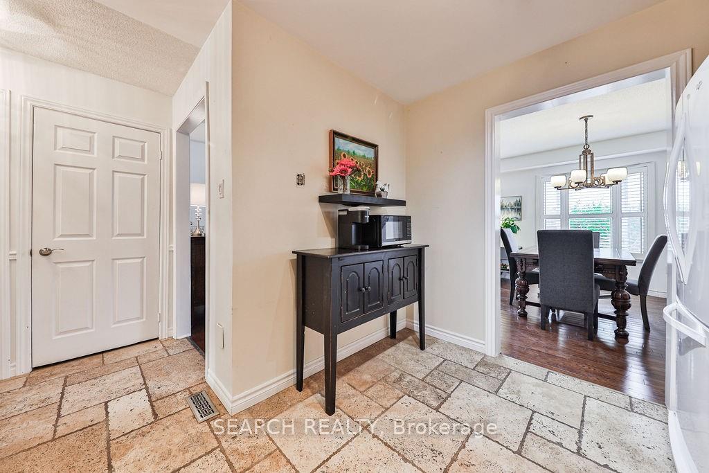 Photo 15 of Unit 17, 391 Stone Church Road E, Hamilton, Crerar — HOMEH