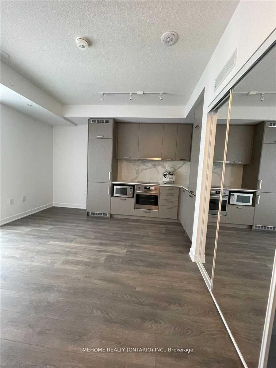 Photo 3 of Unit 803, 10 Honeycrisp Crescent, Vaughan, Vaughan Corporate Centre — HOMEH