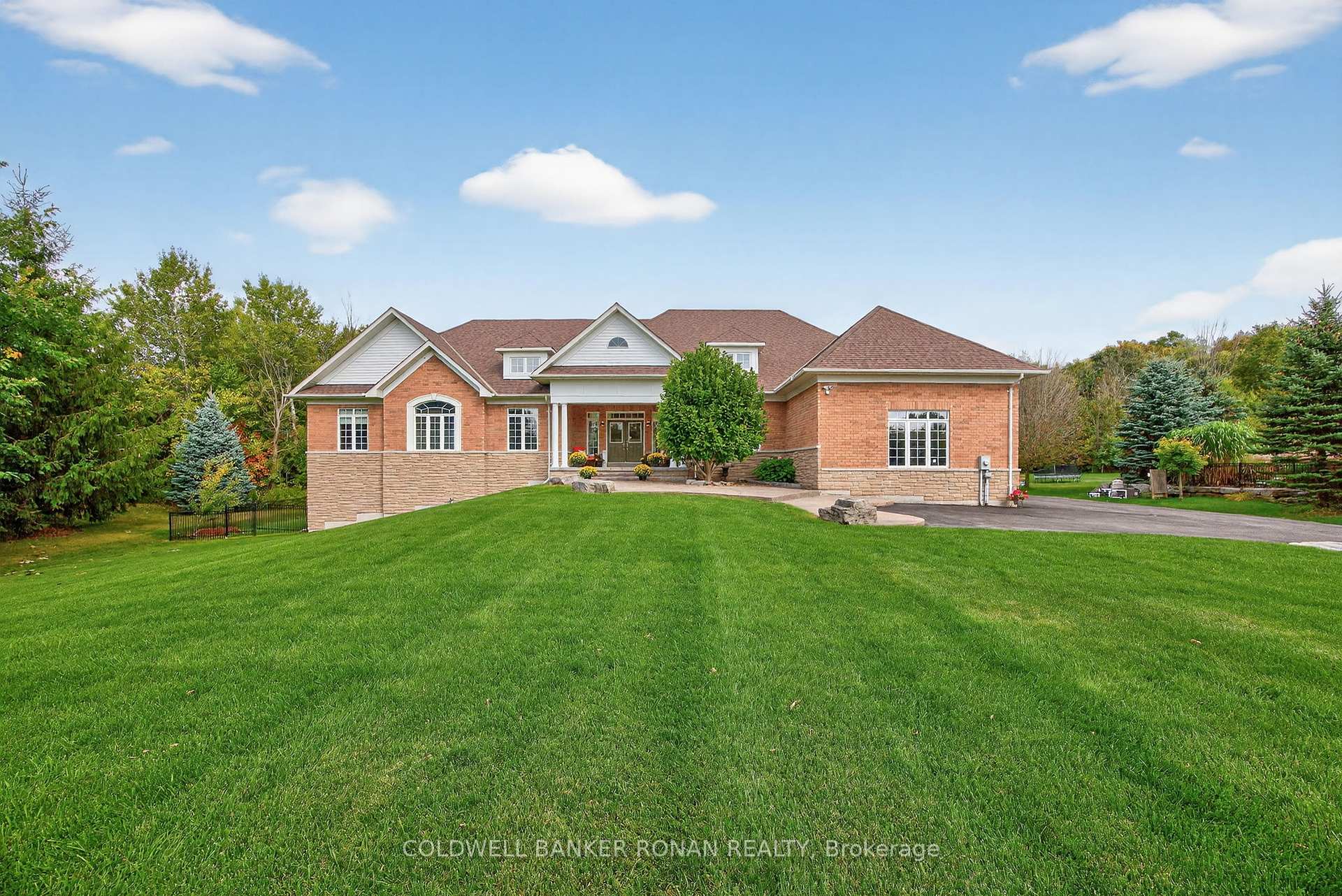 Photo 1 of 60 Underhill Court, Essa, Rural Essa — HOMEH