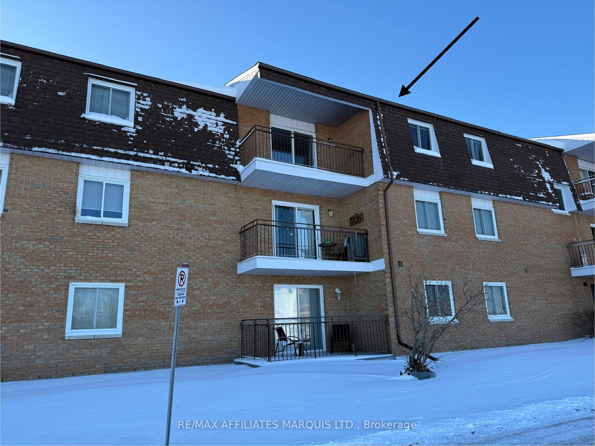 Front of Unit 307, 220 Kenyon Street W