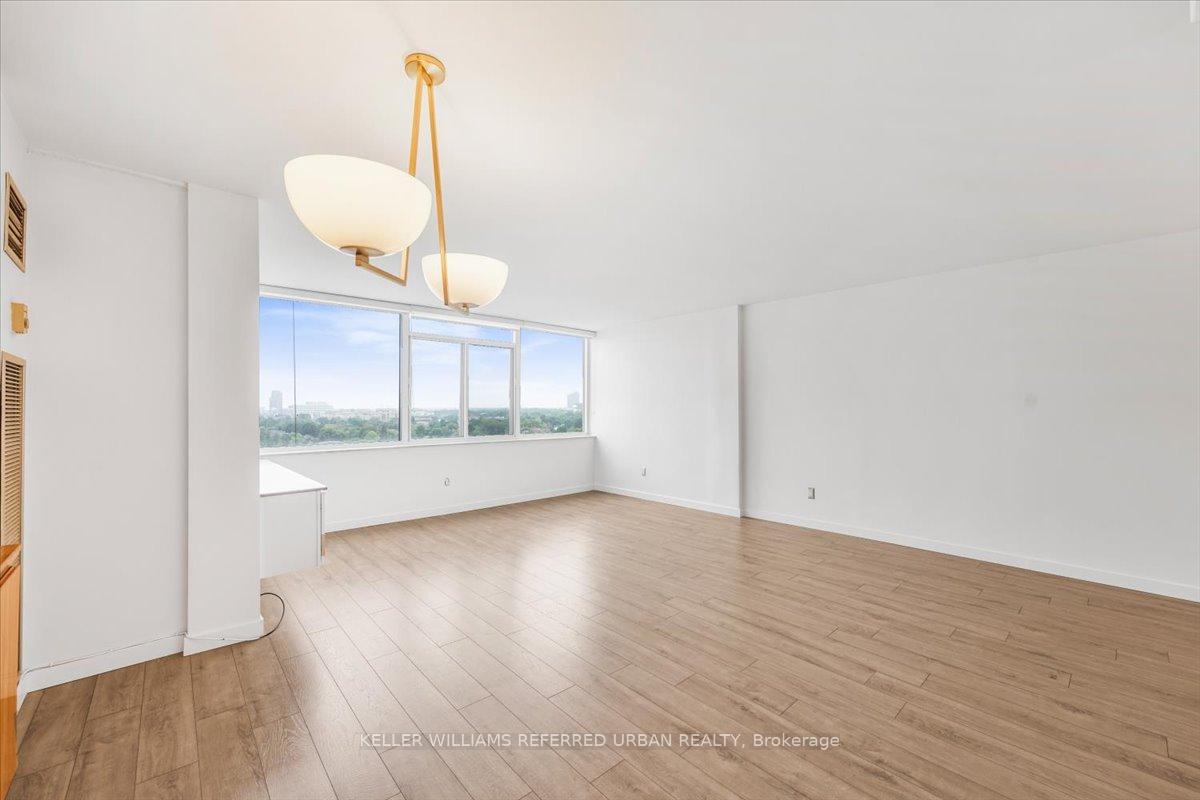 Photo 37 of Unit 1401, 3000 Bathurst Street, Toronto, Englemount-Lawrence — HOMEH