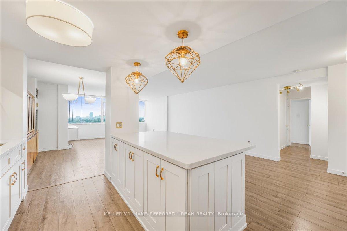 Photo 14 of Unit 1401, 3000 Bathurst Street, Toronto, Englemount-Lawrence — HOMEH