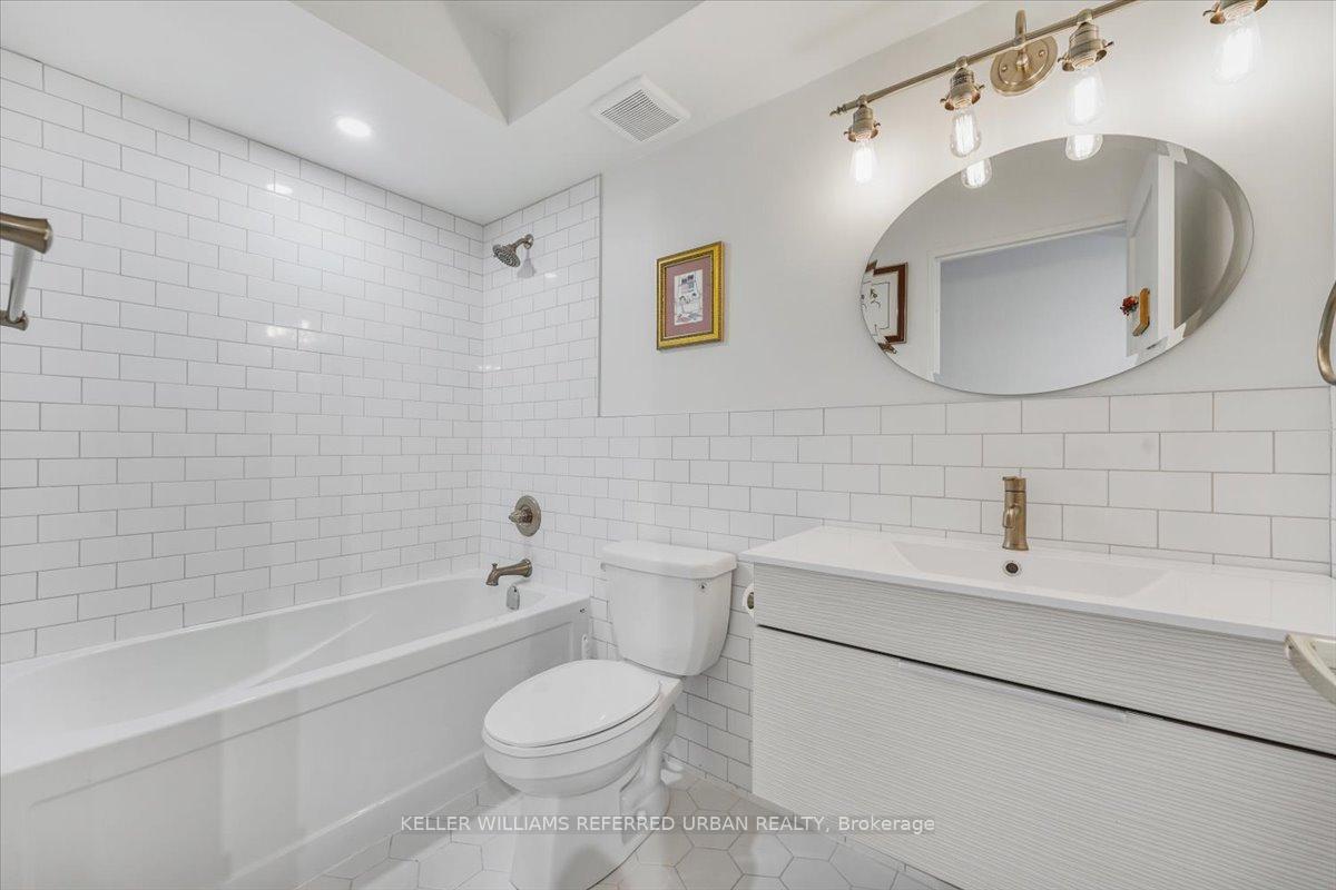 Photo 16 of Unit 1401, 3000 Bathurst Street, Toronto, Englemount-Lawrence — HOMEH