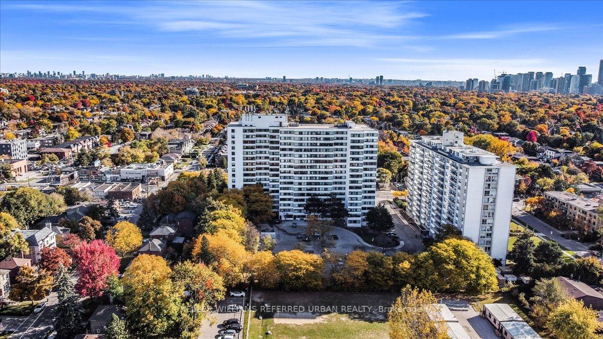Photo 36 of Unit 1401, 3000 Bathurst Street, Toronto, Englemount-Lawrence — HOMEH