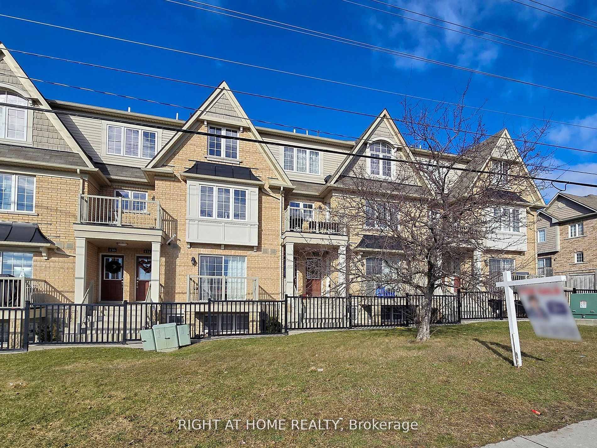 Front of 146 Kingston Road W
