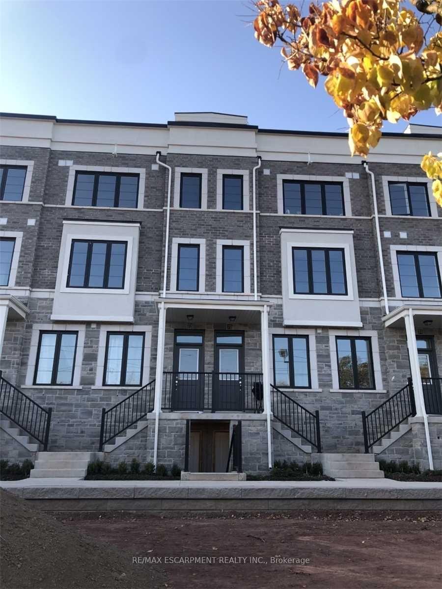 Front of Unit 78, 383 Dundas Street E