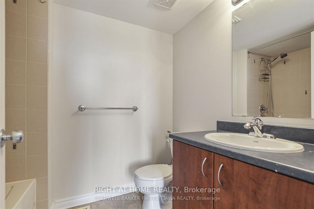 Photo 15 of Unit B, 397 Chapman Mills Drive, Ottawa, Barrhaven - Strandherd — HOMEH