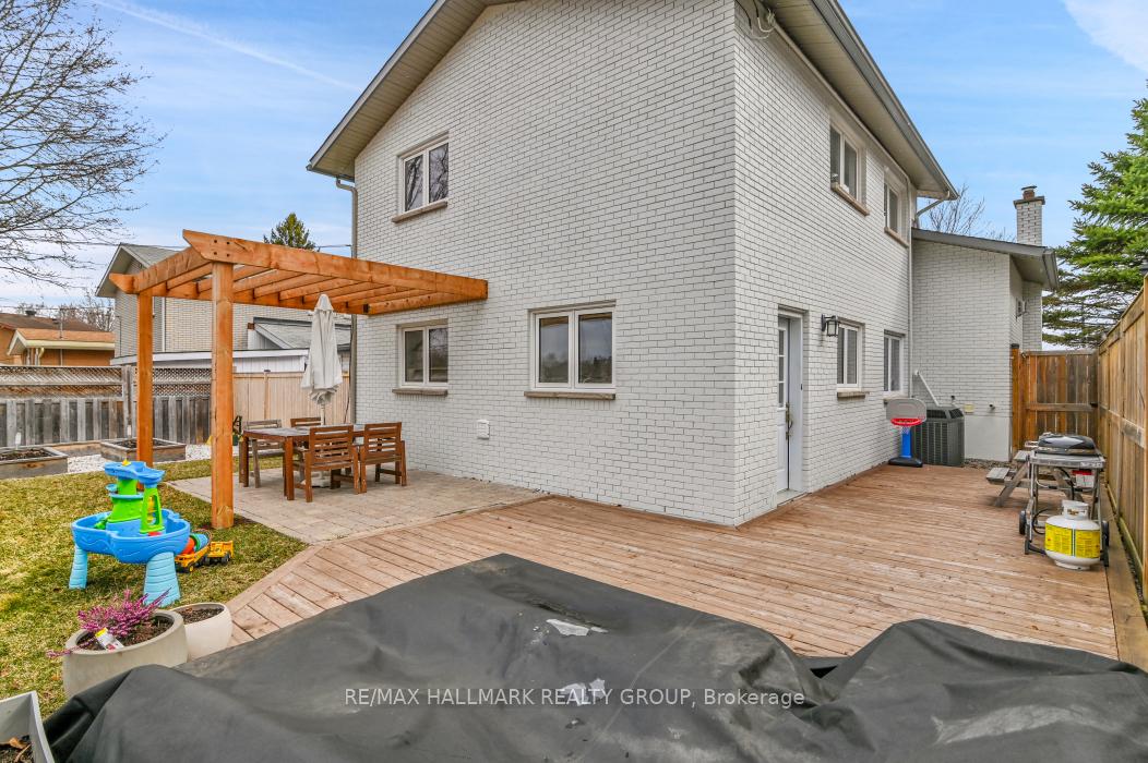 Photo 33 of 2292 Urbandale Drive, Ottawa, Elmvale Acres/Urbandale — HOMEH