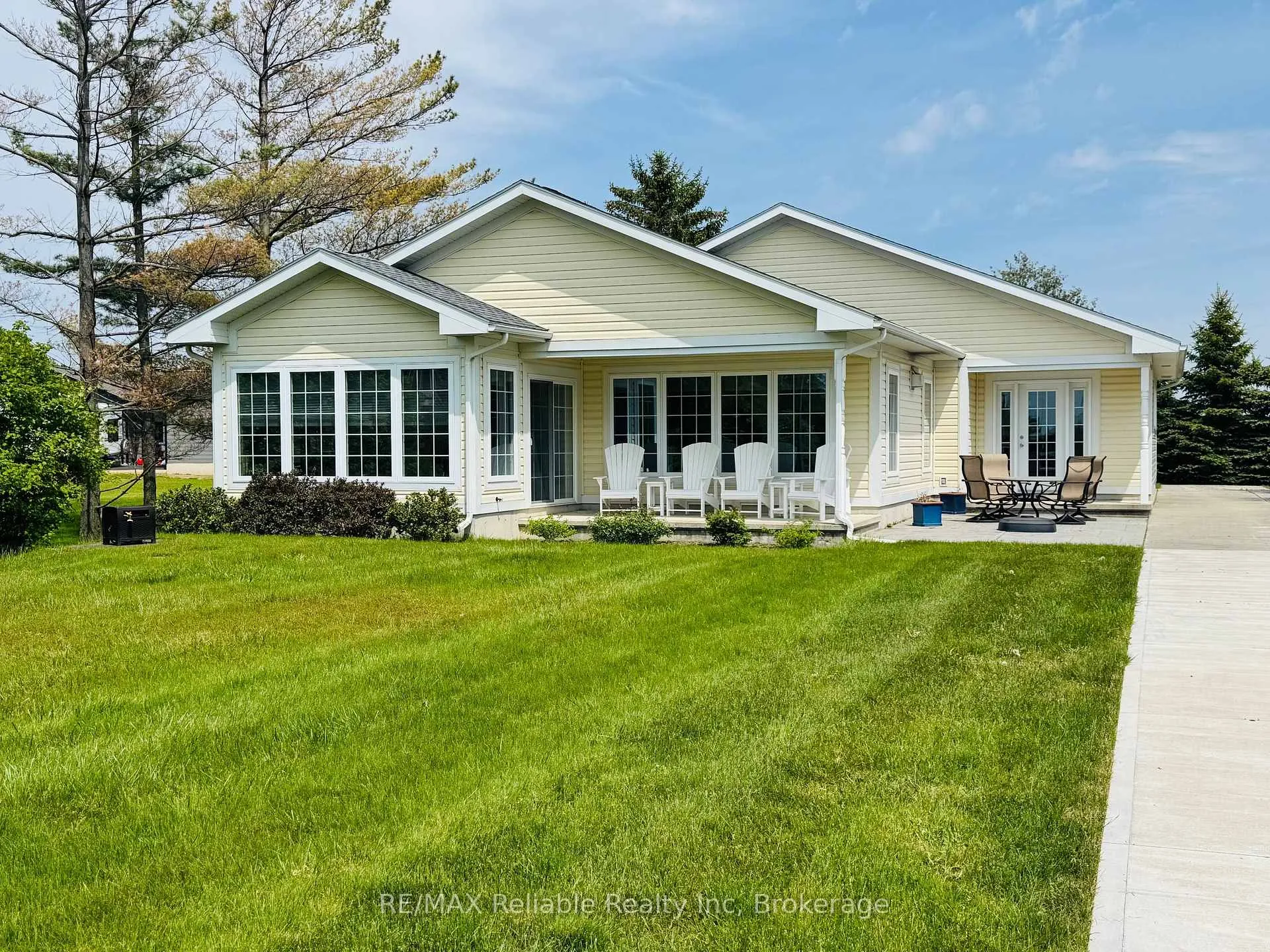 Front of 74318 Homestead Heights Drive