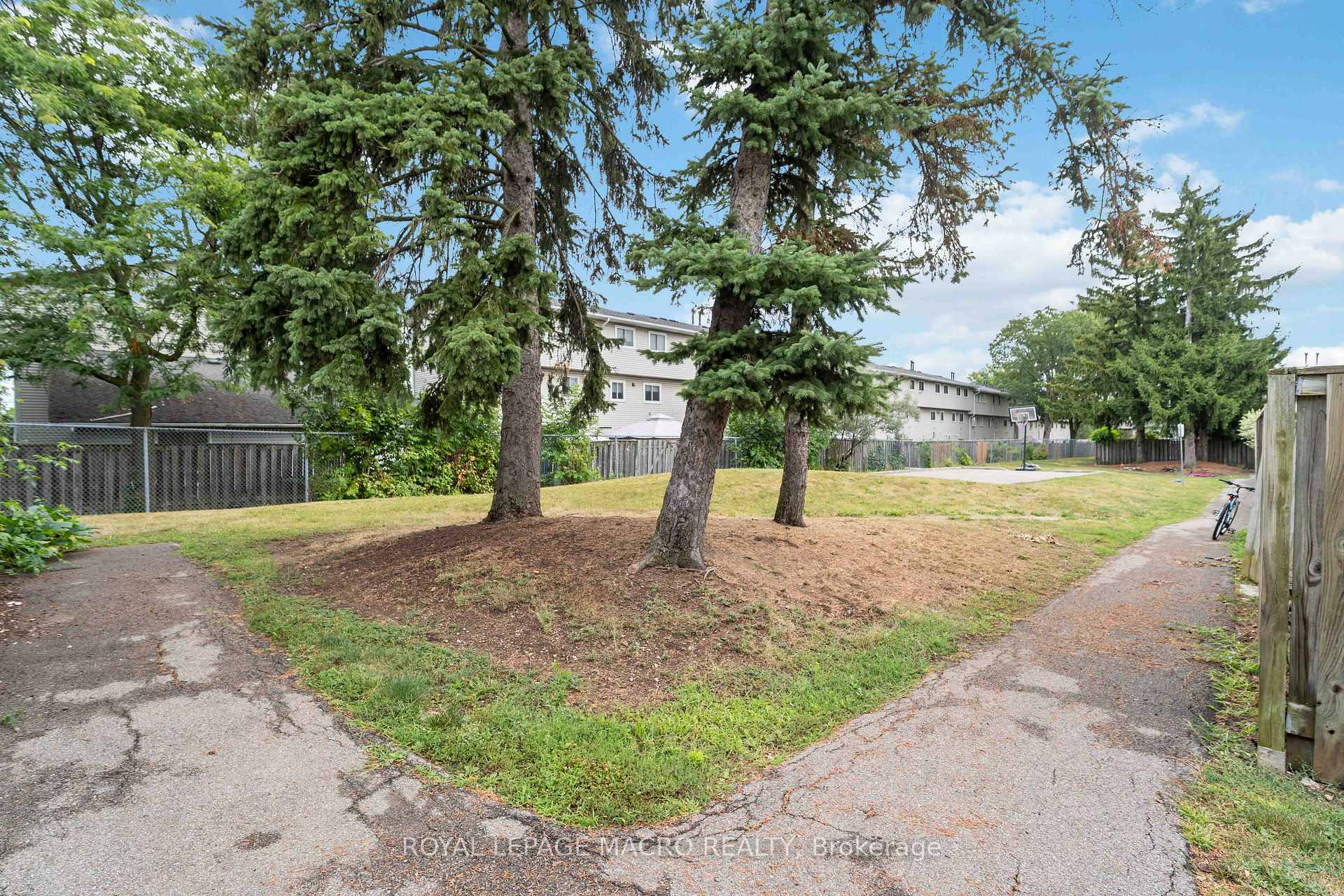 Photo 49 of Unit 60, 33 Rochelle Avenue, Hamilton, Quinndale — HOMEH