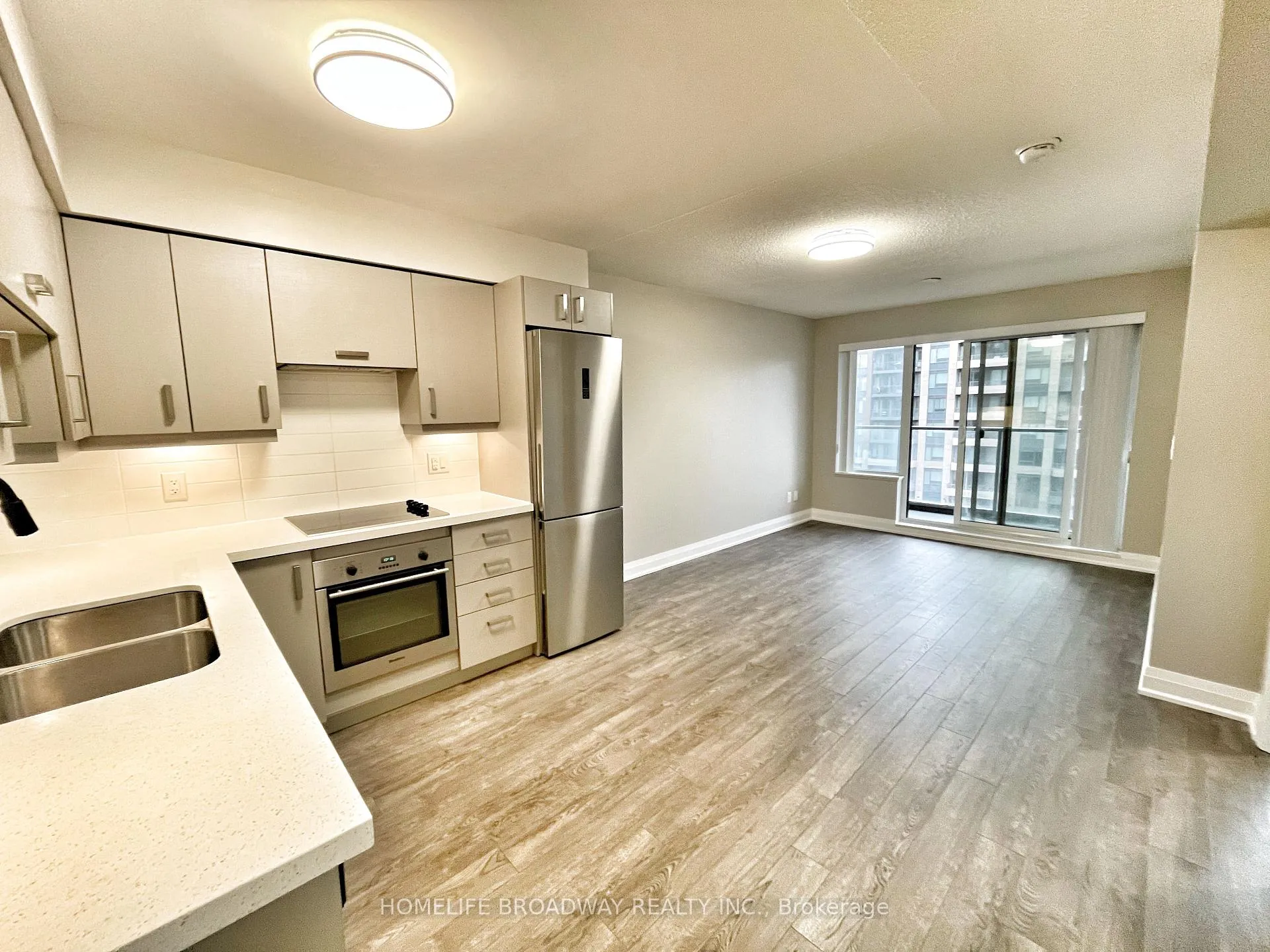 Photo 3 of Unit 707, 18 Uptown Drive, Markham, Unionville — HOMEH