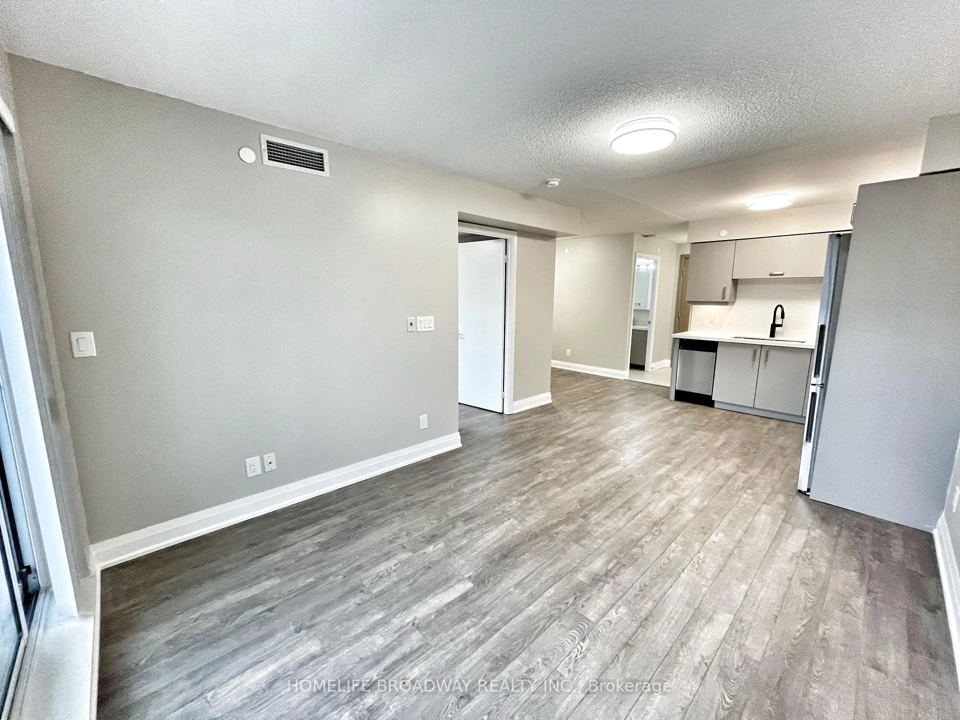 Photo 4 of Unit 707, 18 Uptown Drive, Markham, Unionville — HOMEH