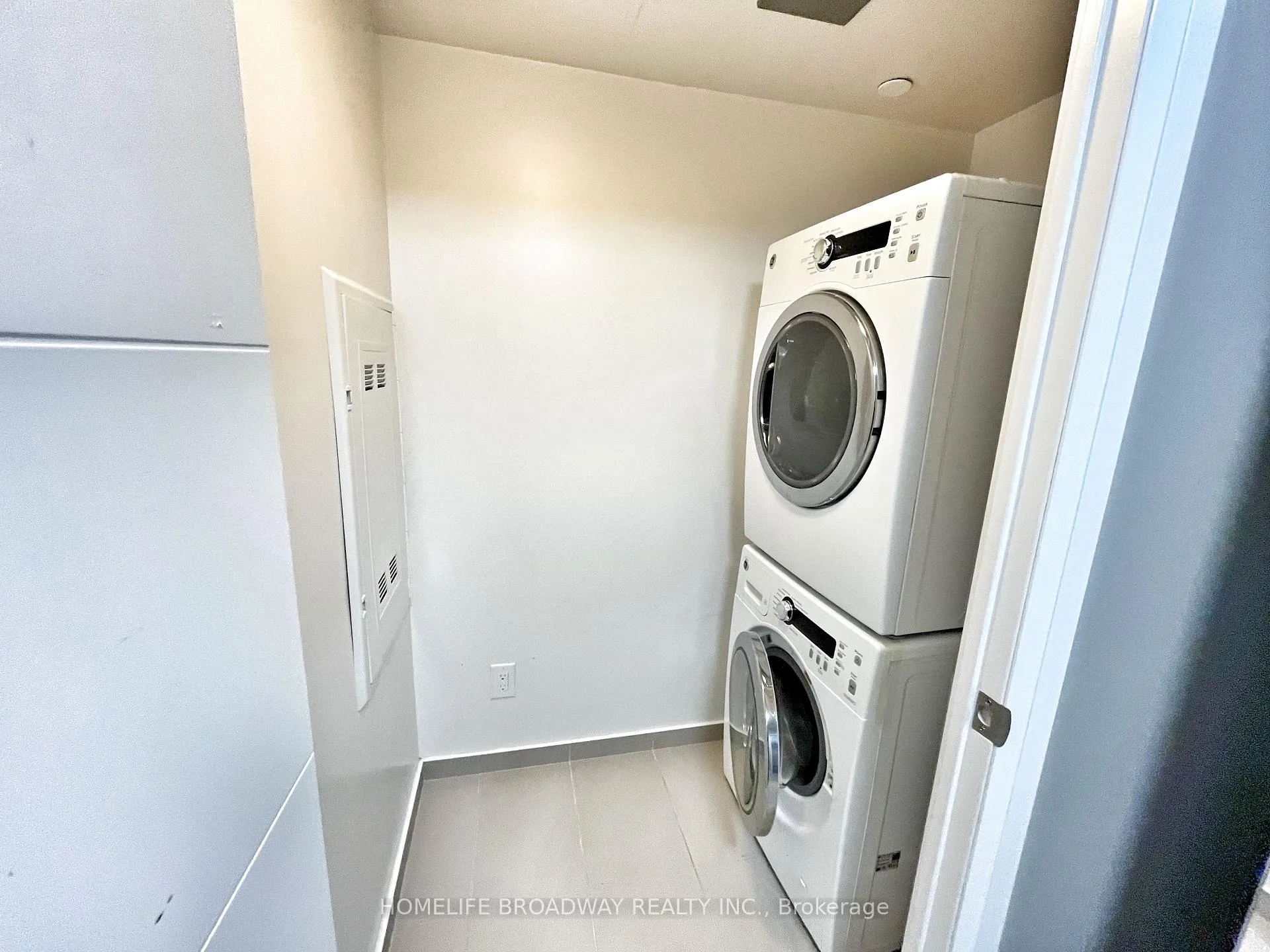Photo 10 of Unit 707, 18 Uptown Drive, Markham, Unionville — HOMEH