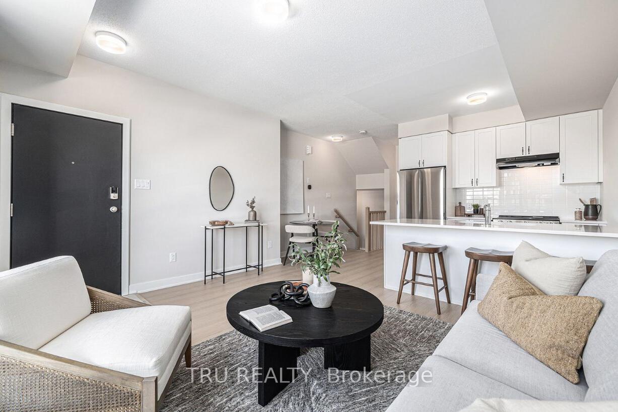 Photo 6 of 206 Mishi Private, Ottawa, CFB Rockcliffe and Area — HOMEH