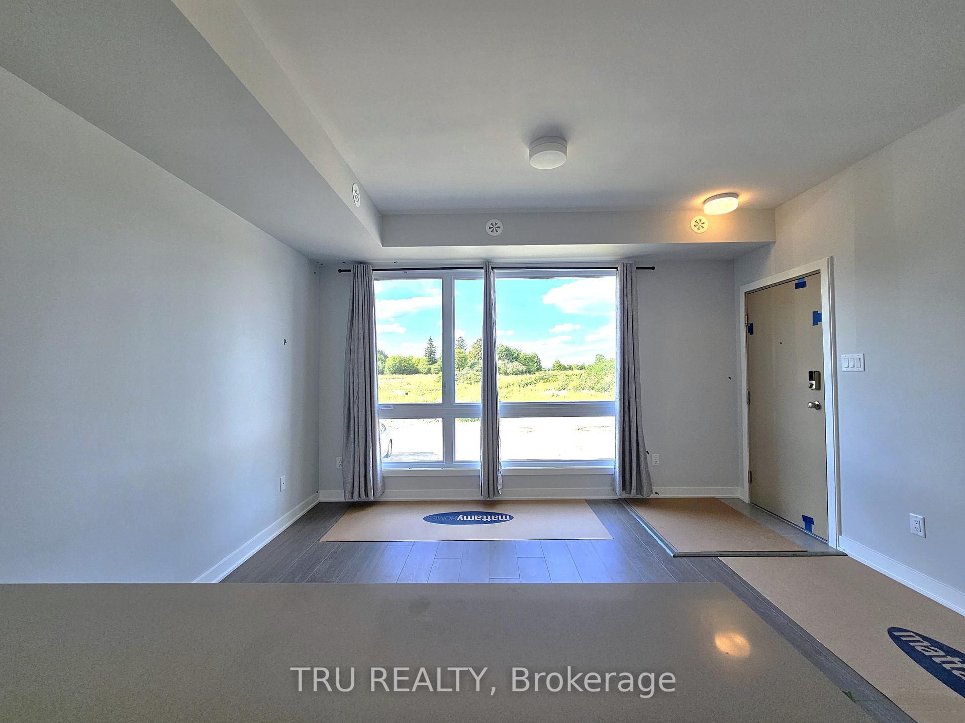 Photo 7 of 206 Mishi Private, Ottawa, CFB Rockcliffe and Area — HOMEH