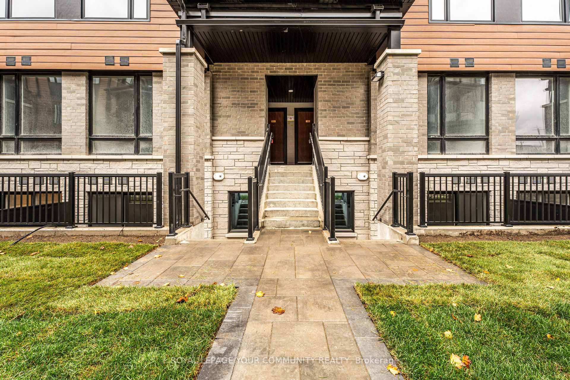 Photo 1 of Unit 21, 117 Marydale Avenue, Markham, Middlefield — HOMEH