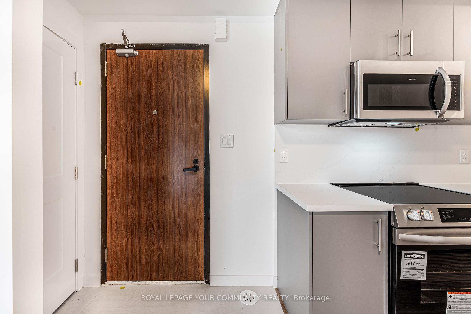 Photo 3 of Unit 21, 117 Marydale Avenue, Markham, Middlefield — HOMEH