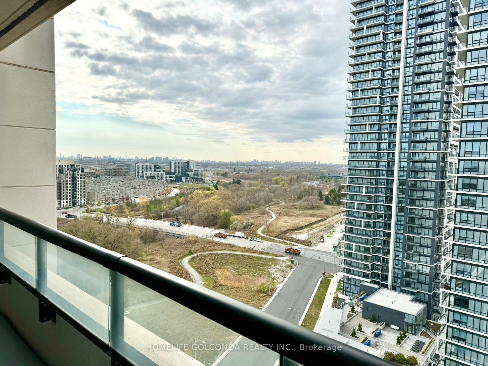 Photo 15 of Unit 2109, 15 Water Walk Drive, Markham, Unionville — HOMEH