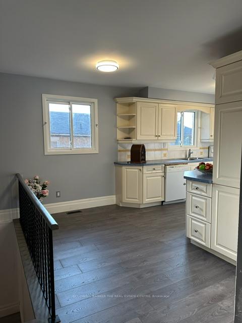 Photo 3 of 104 Kozlov Street, Barrie, Sunnidale — HOMEH