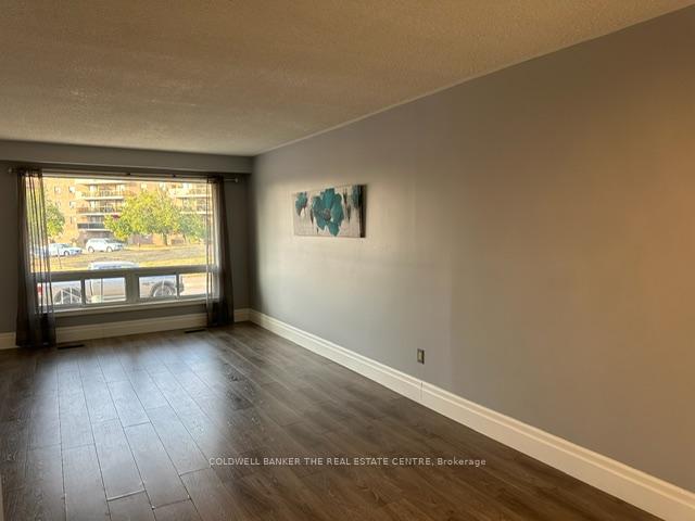 Photo 4 of 104 Kozlov Street, Barrie, Sunnidale — HOMEH