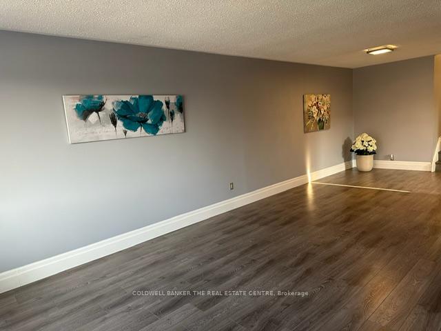 Photo 5 of 104 Kozlov Street, Barrie, Sunnidale — HOMEH