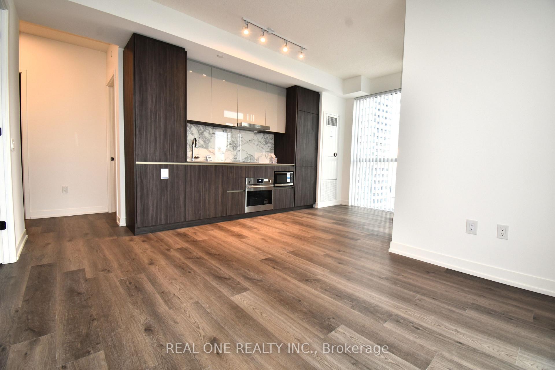 Photo 2 of Unit 1202, 8 Interchange Way, Vaughan, Vaughan Corporate Centre — HOMEH
