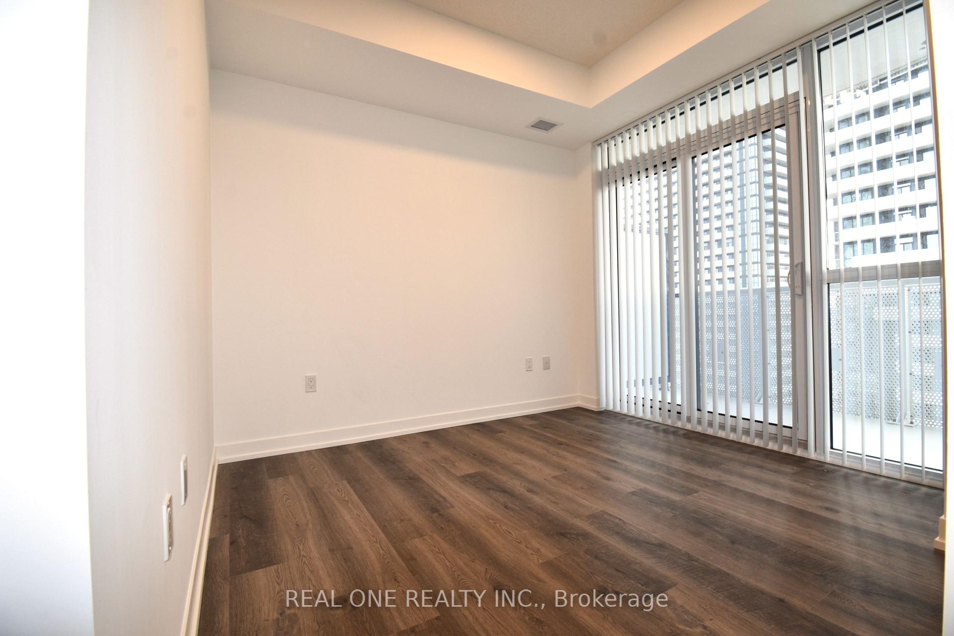 Photo 5 of Unit 1202, 8 Interchange Way, Vaughan, Vaughan Corporate Centre — HOMEH