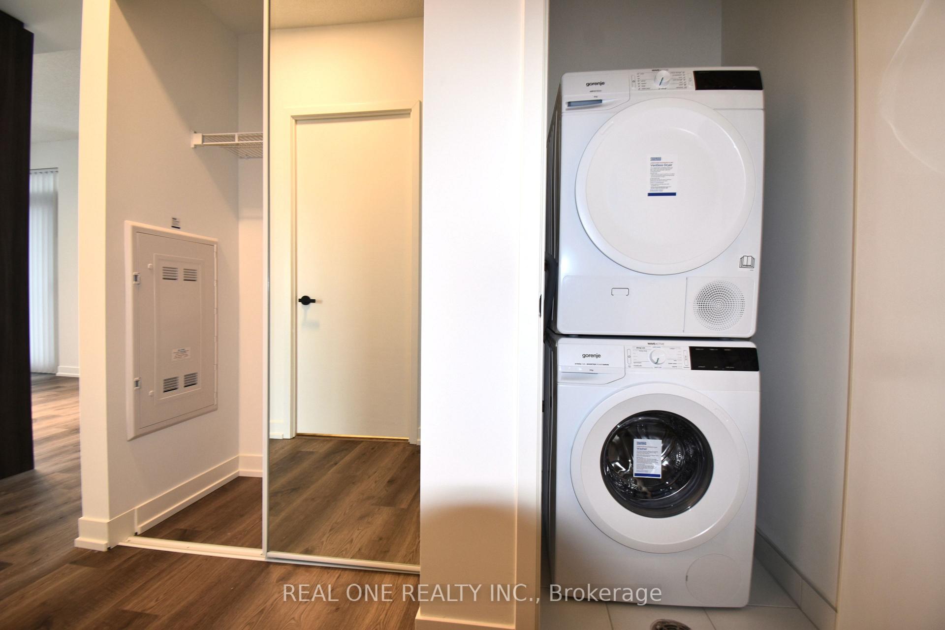 Photo 9 of Unit 1202, 8 Interchange Way, Vaughan, Vaughan Corporate Centre — HOMEH