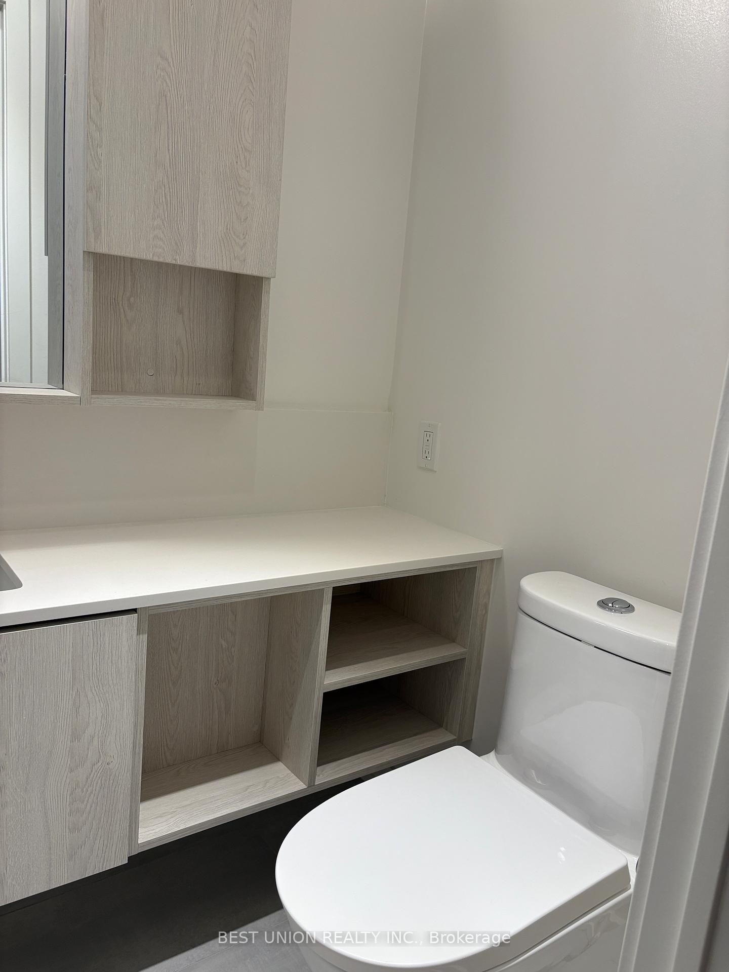 Photo 2 of Unit 1410, 120 Broadway Avenue, Toronto, Mount Pleasant West — HOMEH