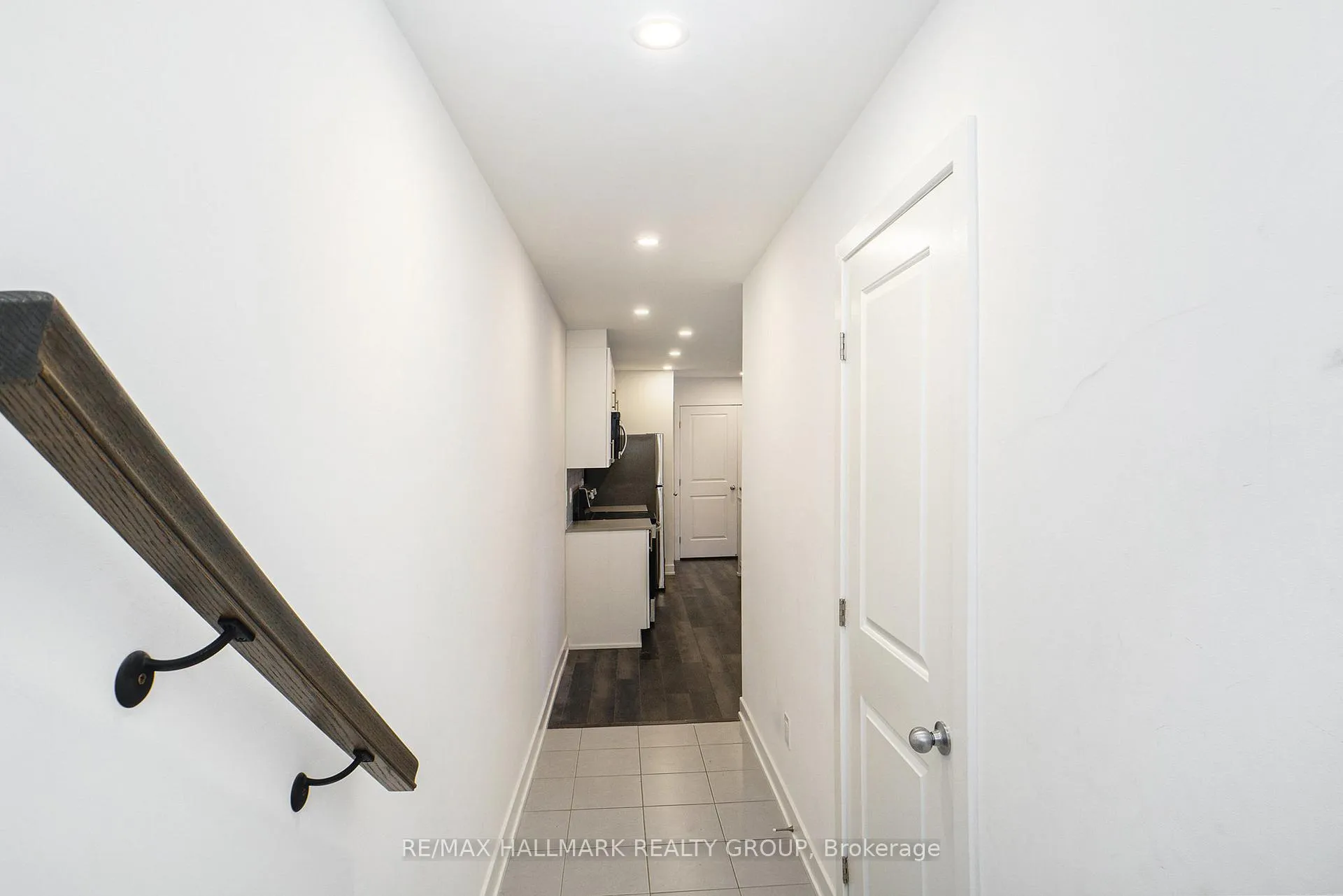 Photo 2 of Unit F, 380 Rolling Meadows Crescent, Ottawa, Mer Bleue/Bradley Estates/Anderson Park — HOMEH