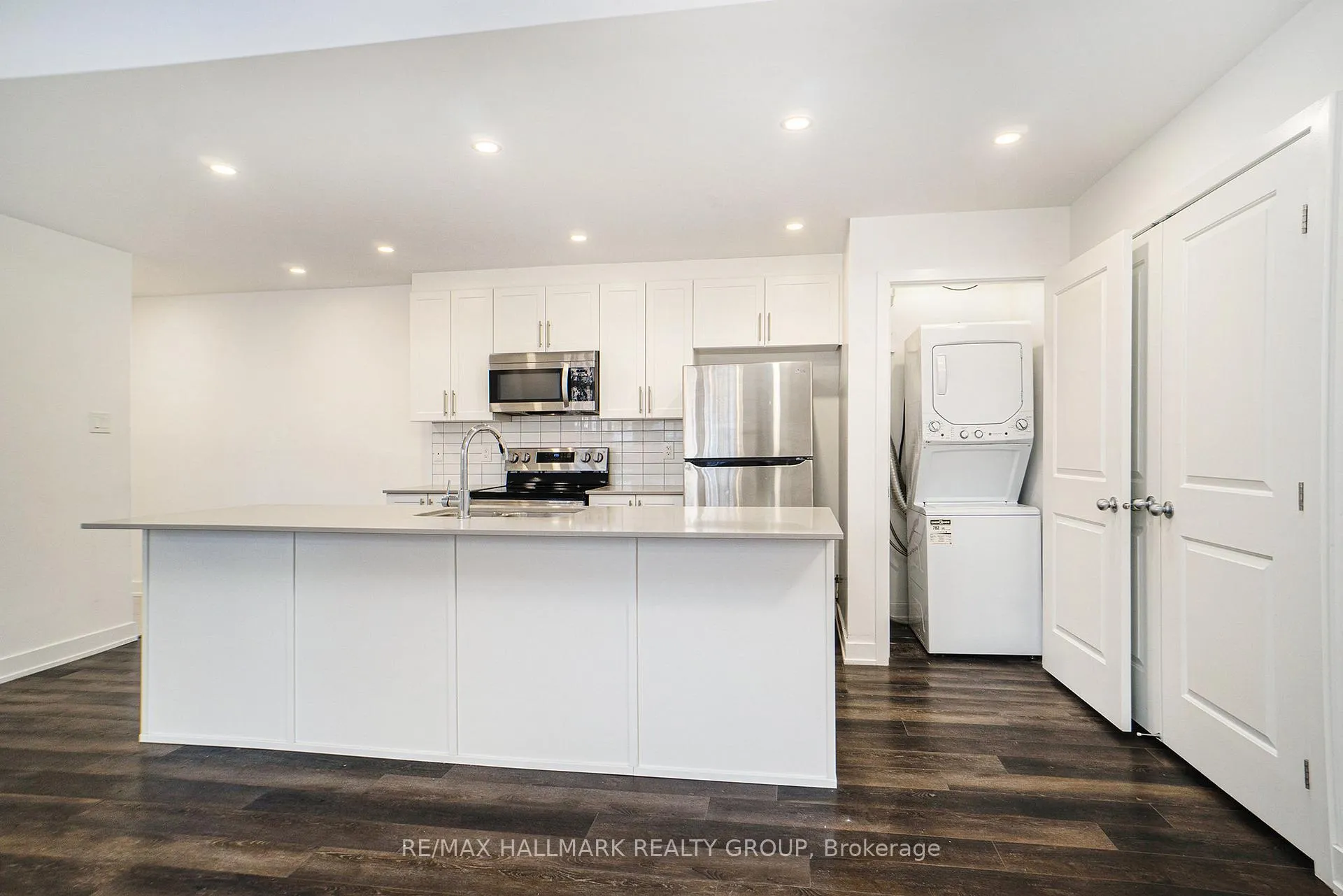Photo 7 of Unit F, 380 Rolling Meadows Crescent, Ottawa, Mer Bleue/Bradley Estates/Anderson Park — HOMEH