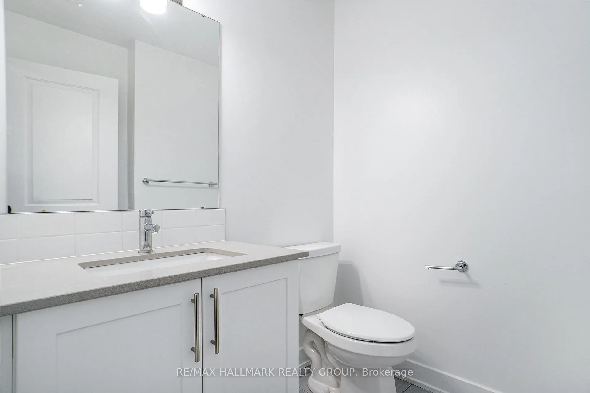 Photo 11 of Unit F, 380 Rolling Meadows Crescent, Ottawa, Mer Bleue/Bradley Estates/Anderson Park — HOMEH