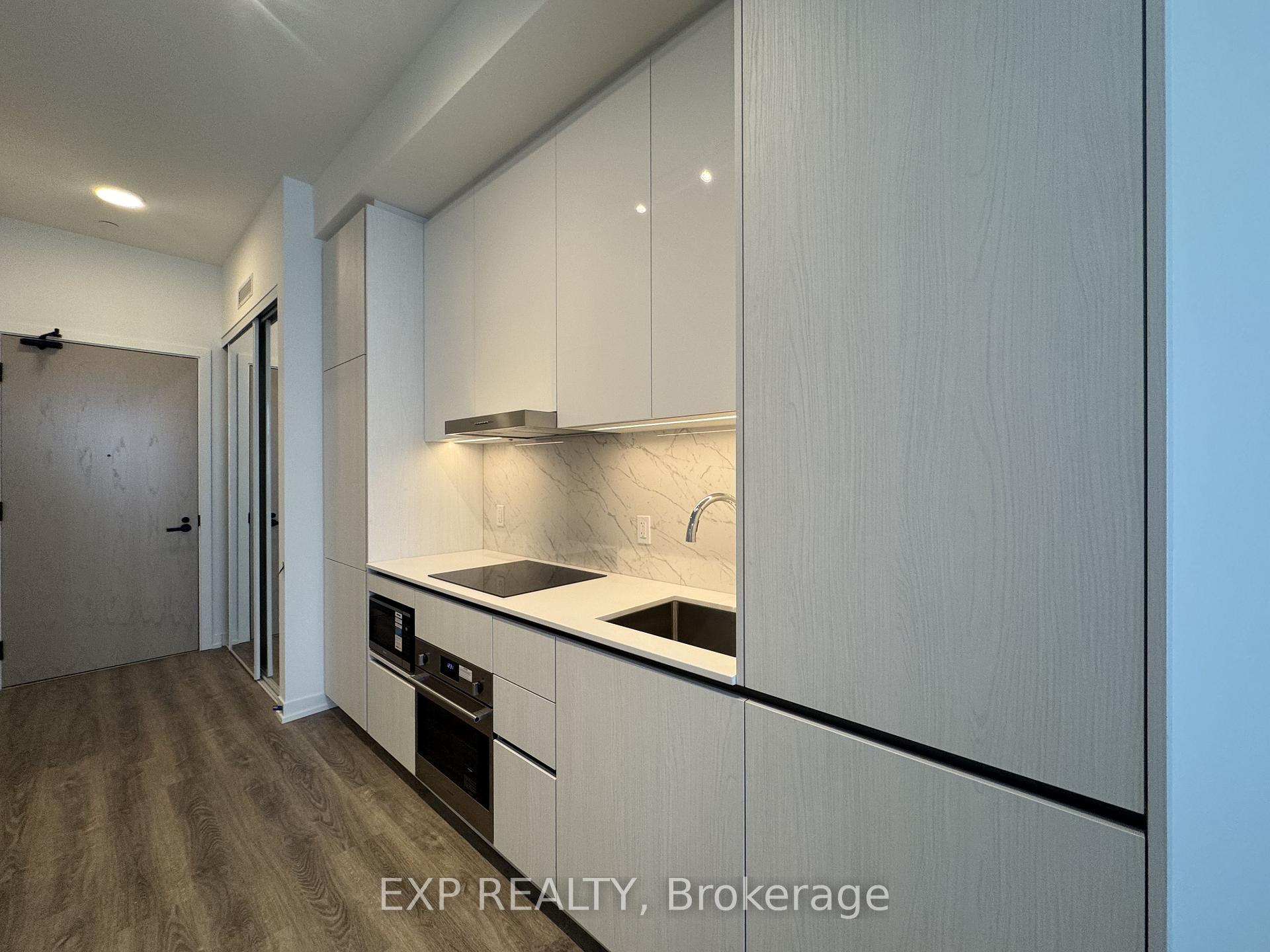 Photo 4 of Unit 3611, 8 Interchange Way, Vaughan, Vaughan Corporate Centre — HOMEH