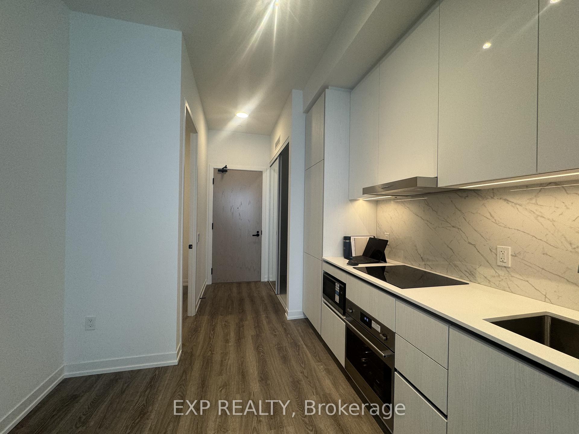 Photo 6 of Unit 3611, 8 Interchange Way, Vaughan, Vaughan Corporate Centre — HOMEH