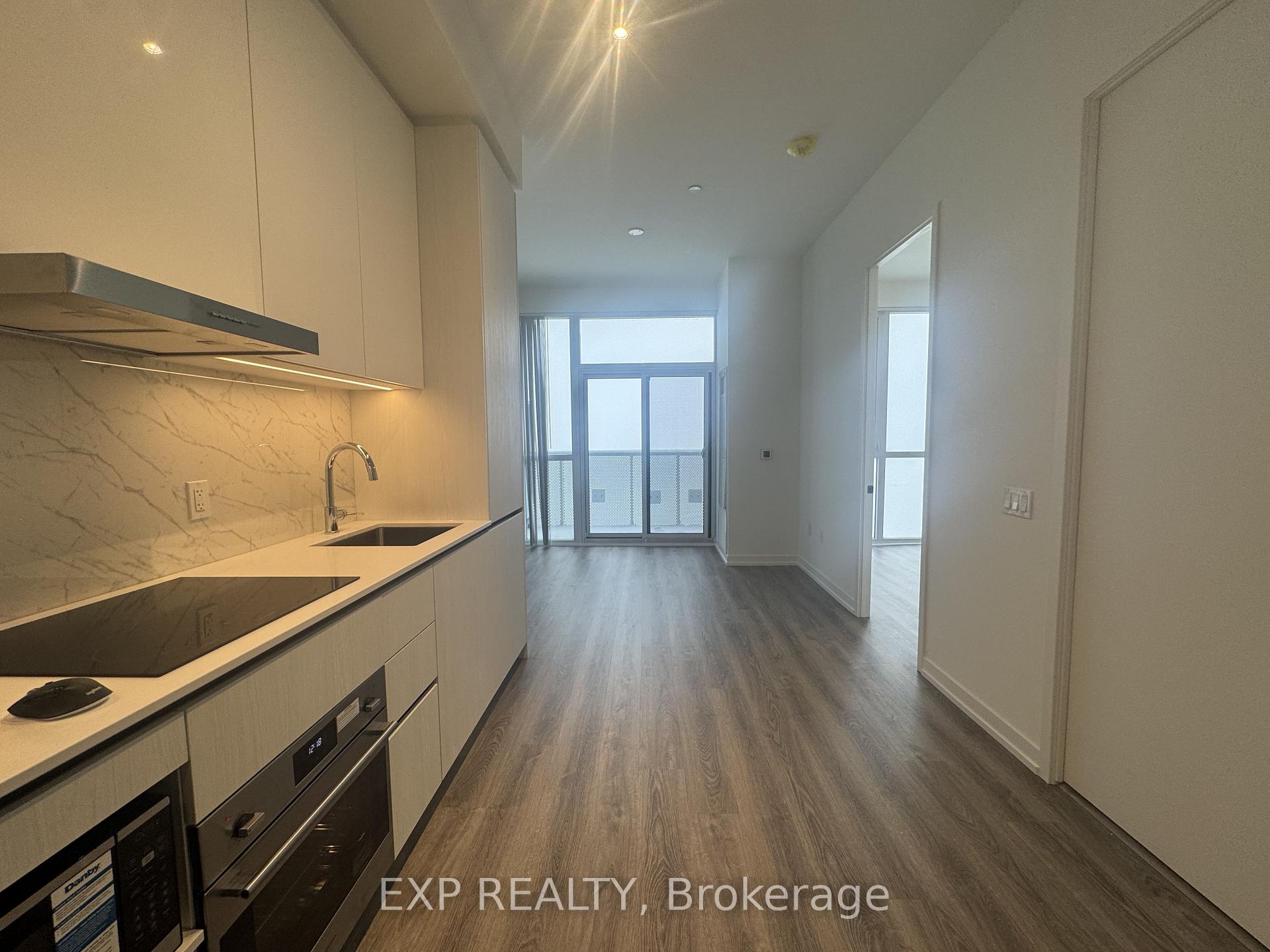 Photo 8 of Unit 3611, 8 Interchange Way, Vaughan, Vaughan Corporate Centre — HOMEH