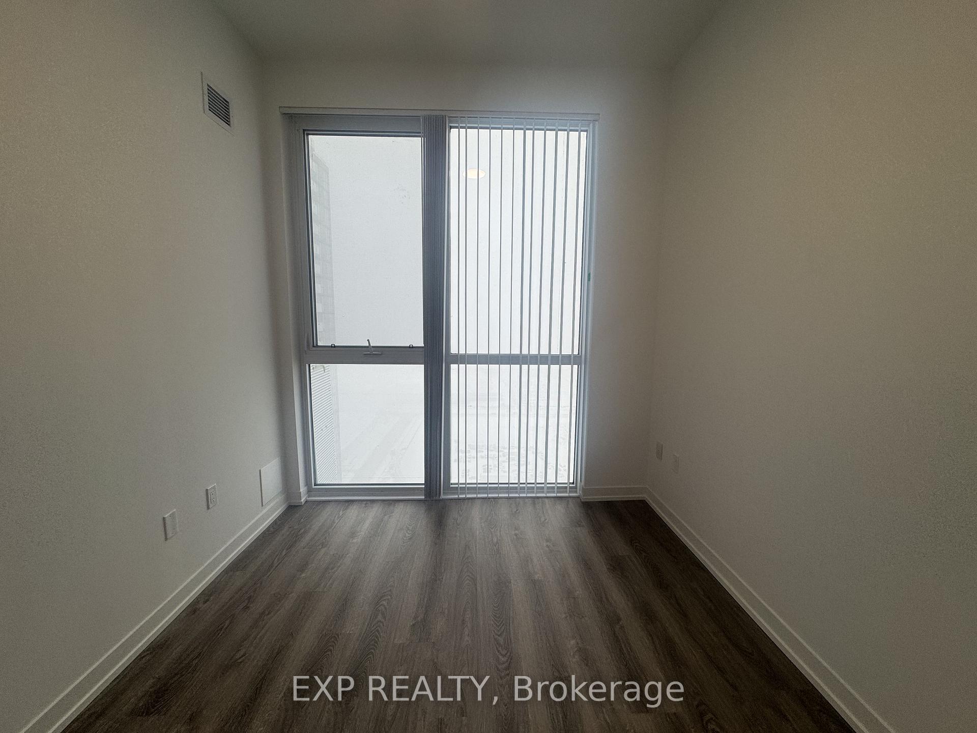 Photo 9 of Unit 3611, 8 Interchange Way, Vaughan, Vaughan Corporate Centre — HOMEH