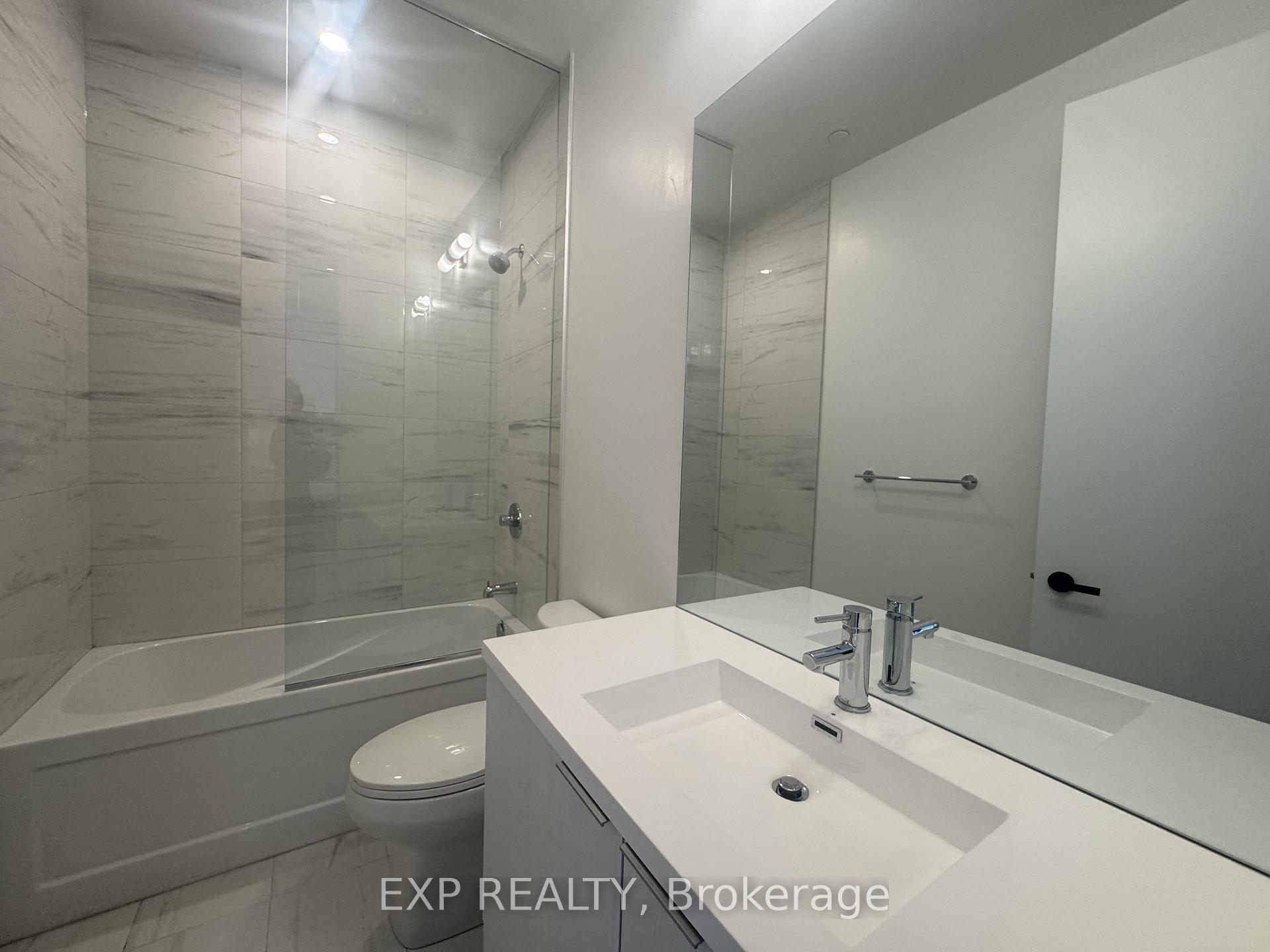Photo 12 of Unit 3611, 8 Interchange Way, Vaughan, Vaughan Corporate Centre — HOMEH