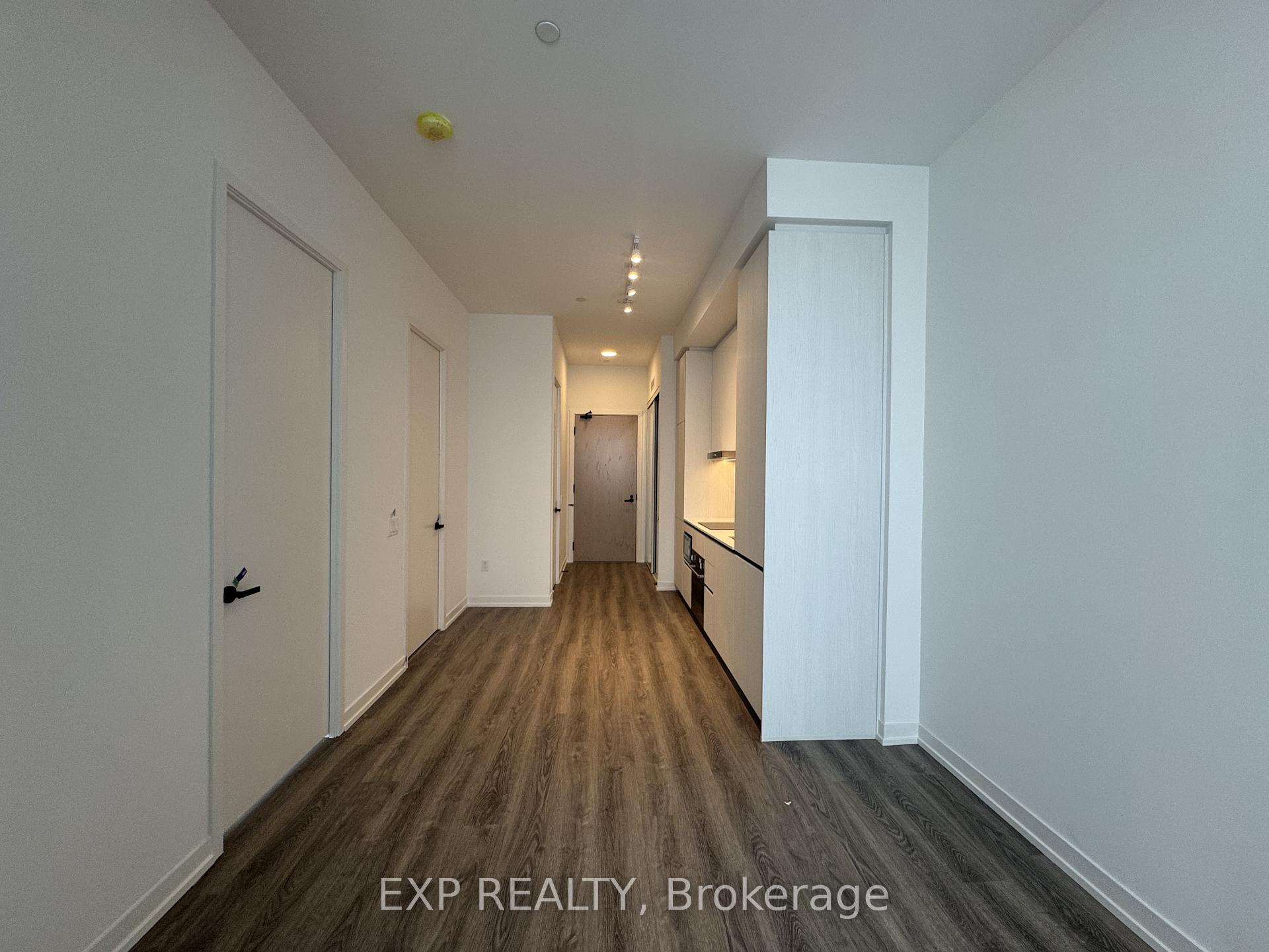 Photo 17 of Unit 3611, 8 Interchange Way, Vaughan, Vaughan Corporate Centre — HOMEH