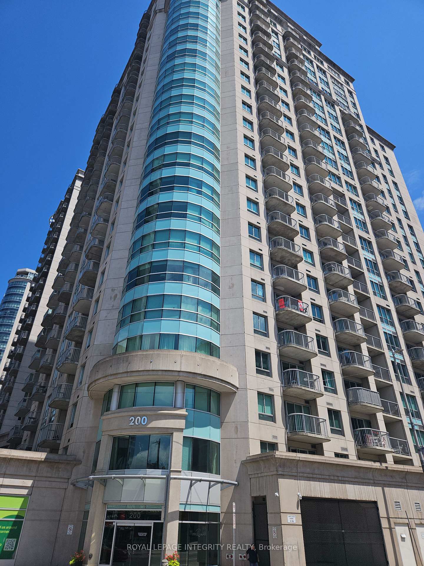 Front of Unit 606, 200 Rideau Street