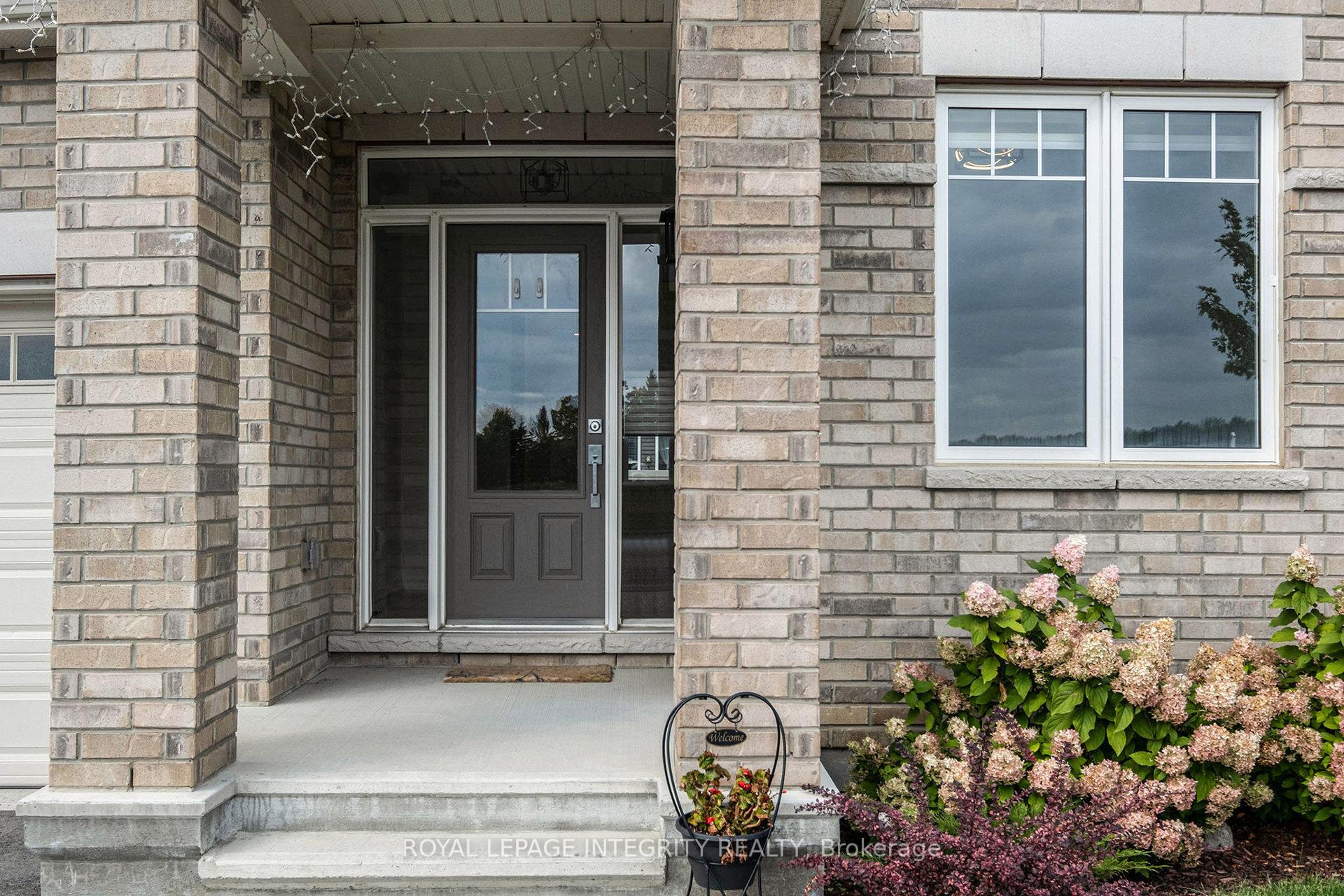 Photo 4 of 754 Cappamore Drive, Ottawa, Barrhaven - Half Moon Bay — HOMEH