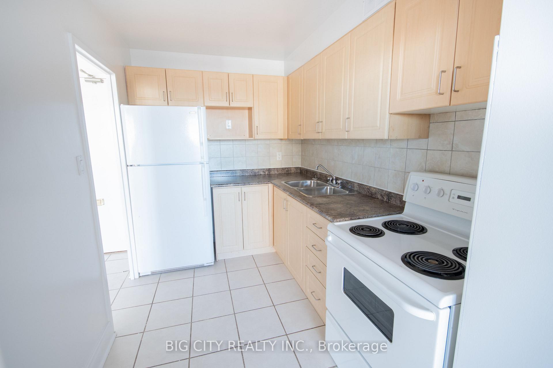 Photo 4 of Unit 813, 50 Cambridge Avenue, Toronto, Playter Estates-Danforth — HOMEH