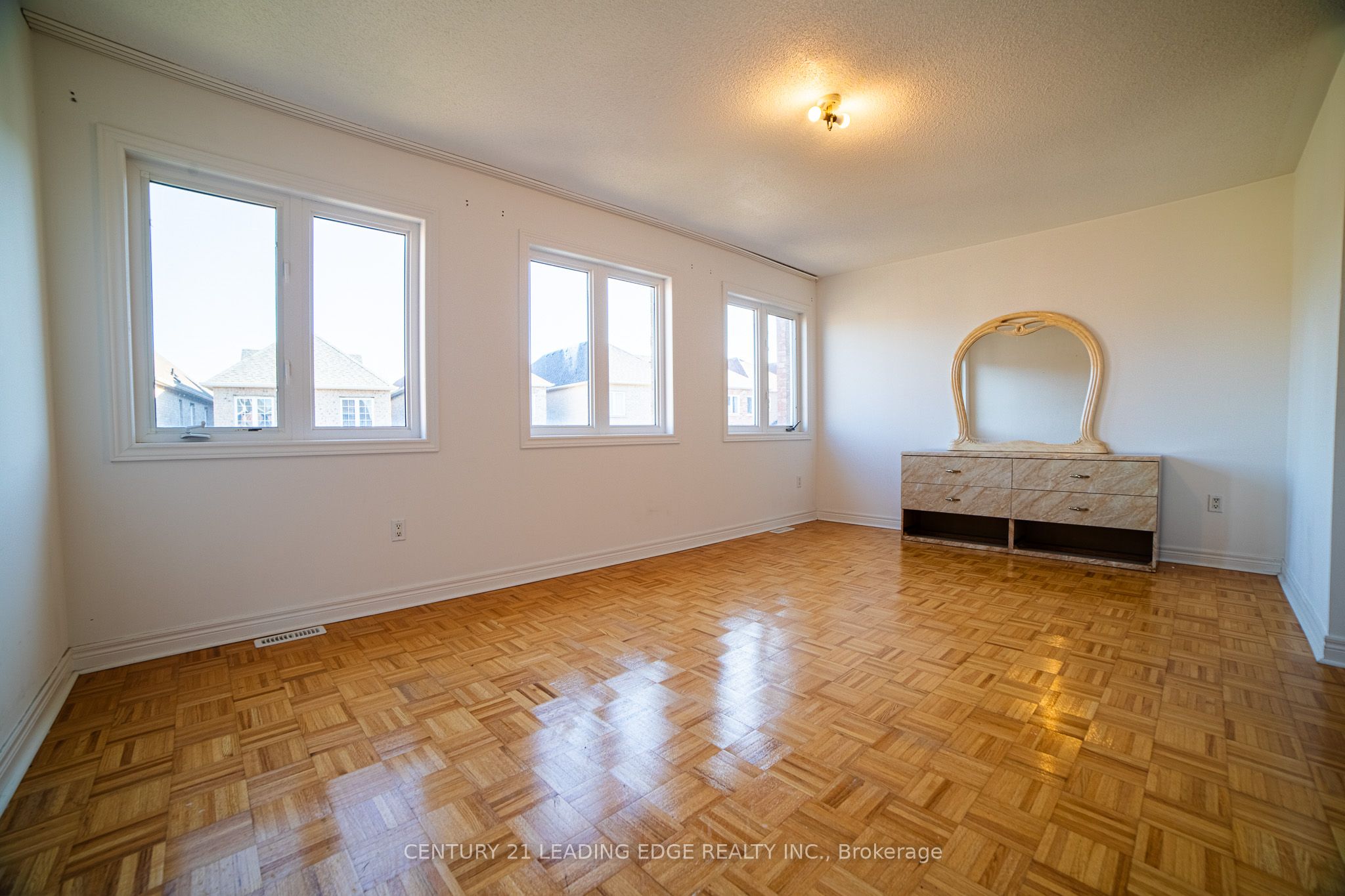 Photo 47 of 67 Sir Sanford Fleming Way, Vaughan, Patterson — HOMEH